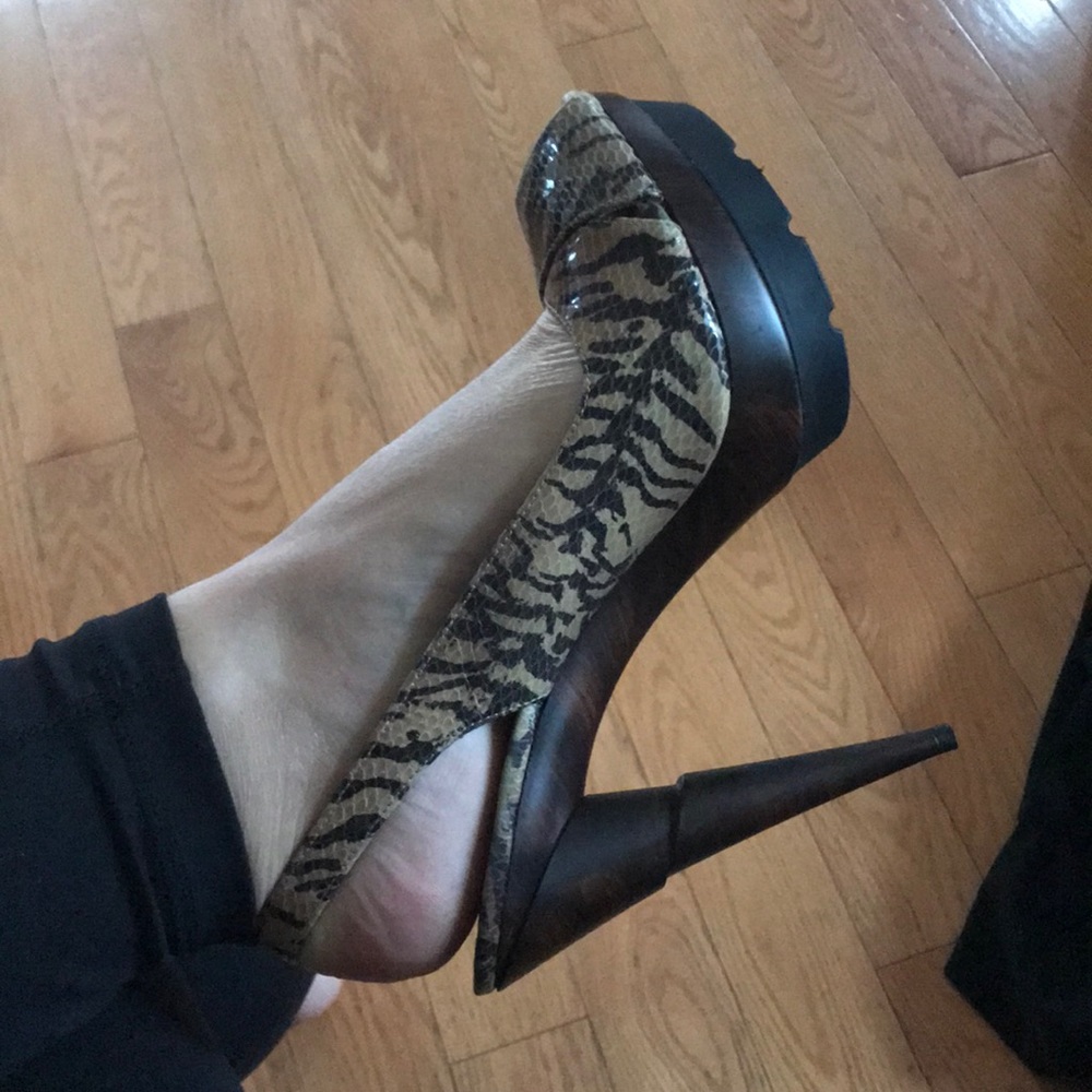 Stuart Weitzman Sling Back